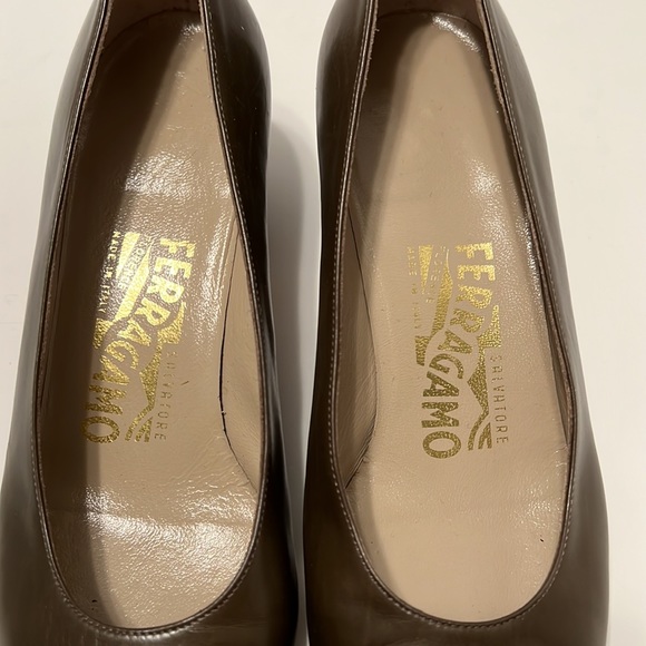 Vintage Salvatore Ferragamo Pumps size 6.5B - Picture 6 of 9
